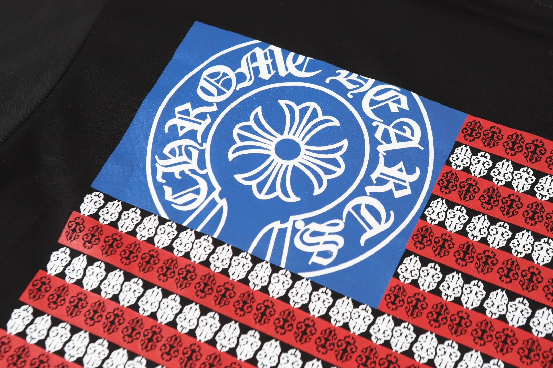 P160 Cross-border model. Those who pursue quality, please do not place an order. -Chrome Hearts/Chrome Hearts Sanskrit horseshoe🇺🇸 platform popular long-sleeved T-shirt -High weight, high density and high quality. The wool is soft, delicate and skin-friendly. It feels soft and silky. It has excellent warmth and skin-friendly properties. XL